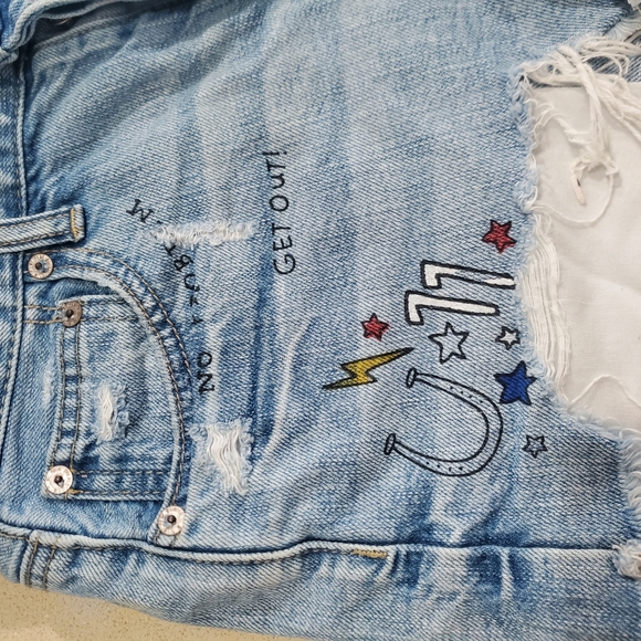 NWT American Eagle Vintage Hi-Rise Festival Shorts – Painted Graphics – Size 4 - Picture 8 of 10